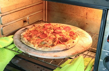 Home Pizza Stone Cleaning
